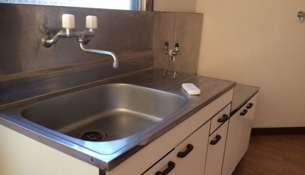 古くなった流し台